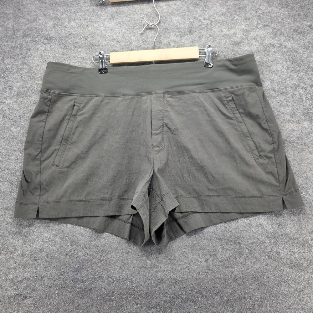 Athleta Shorts Womens 20 Green 3 In Athletic Pockets Elastic Waist Stretch